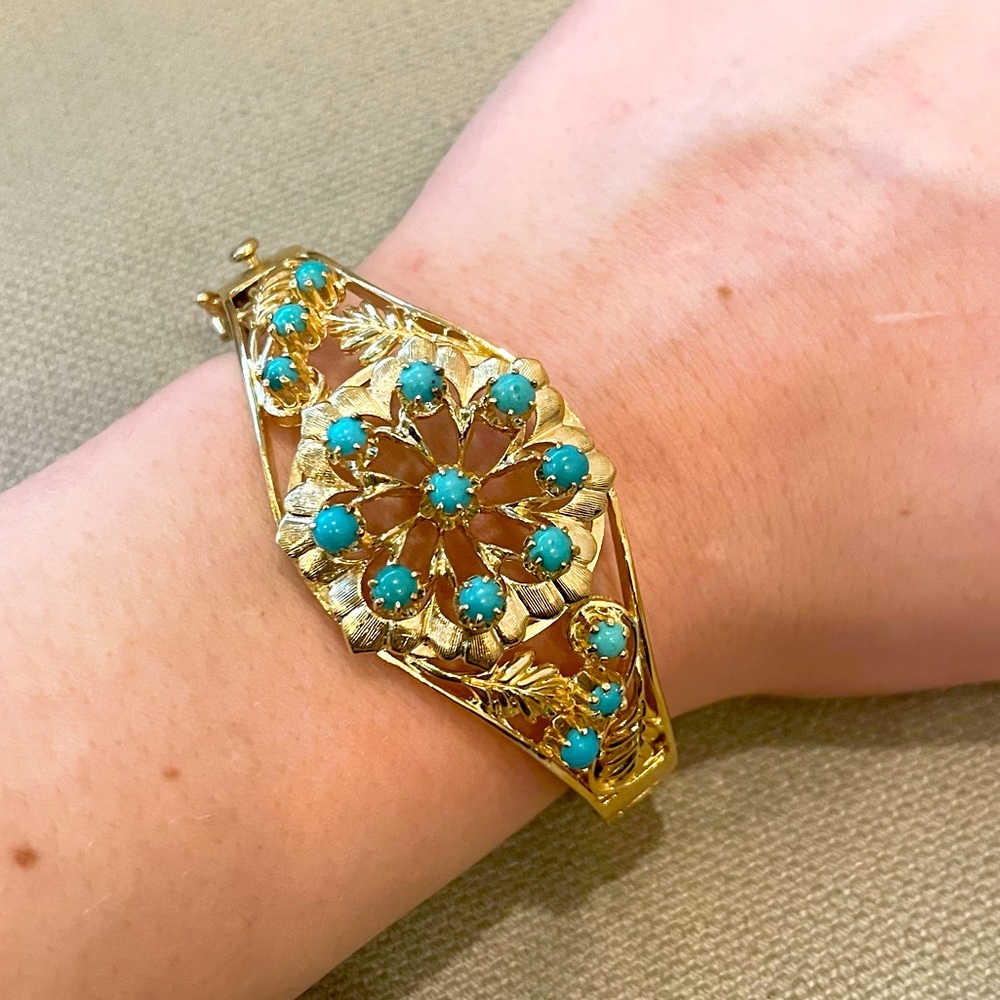 Estate💙14K Gold and Turquoise Cabochon💙 Floral Bangle